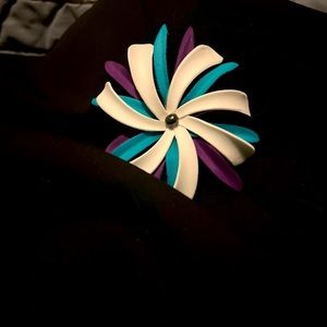 Tiara Hawaiian Style Pin